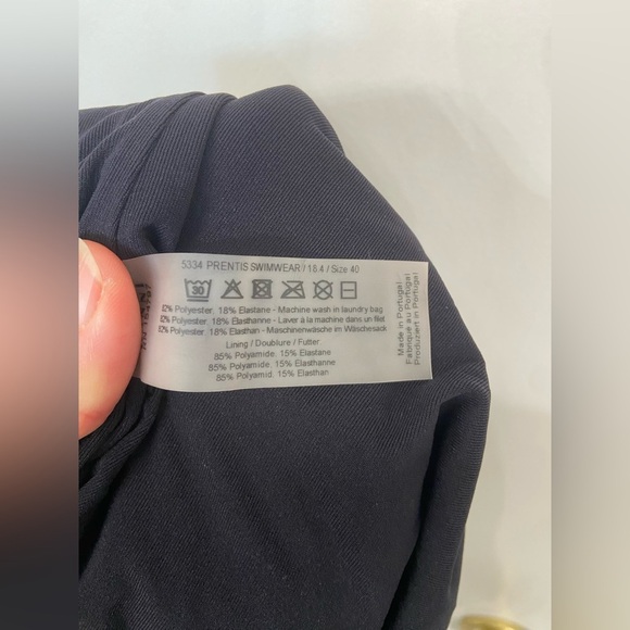 Ganni. Ruffled Polka Dot One-Shoulder Swimsuit Size EU40/US 8/10 - Picture 5 of 6